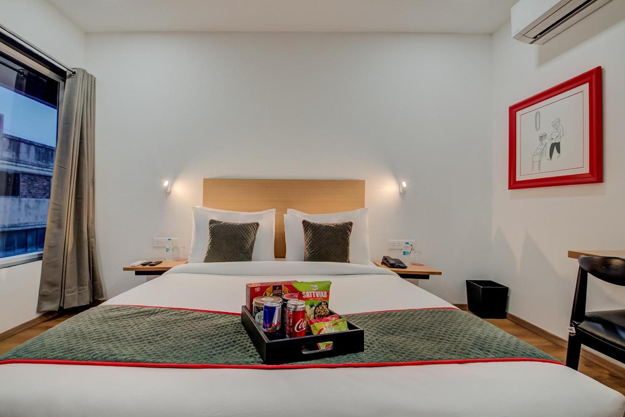 Super Townhouse Mg Road Πούνε Εξωτερικό φωτογραφία