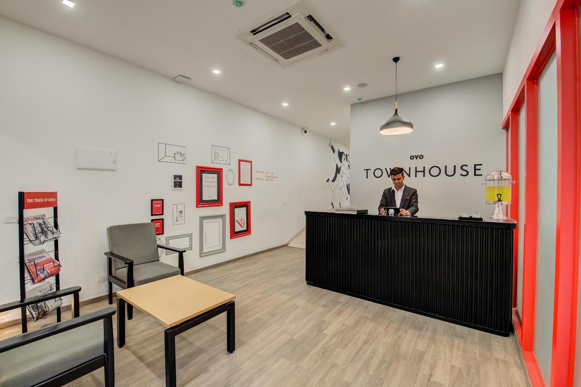 Super Townhouse Mg Road Πούνε Εξωτερικό φωτογραφία