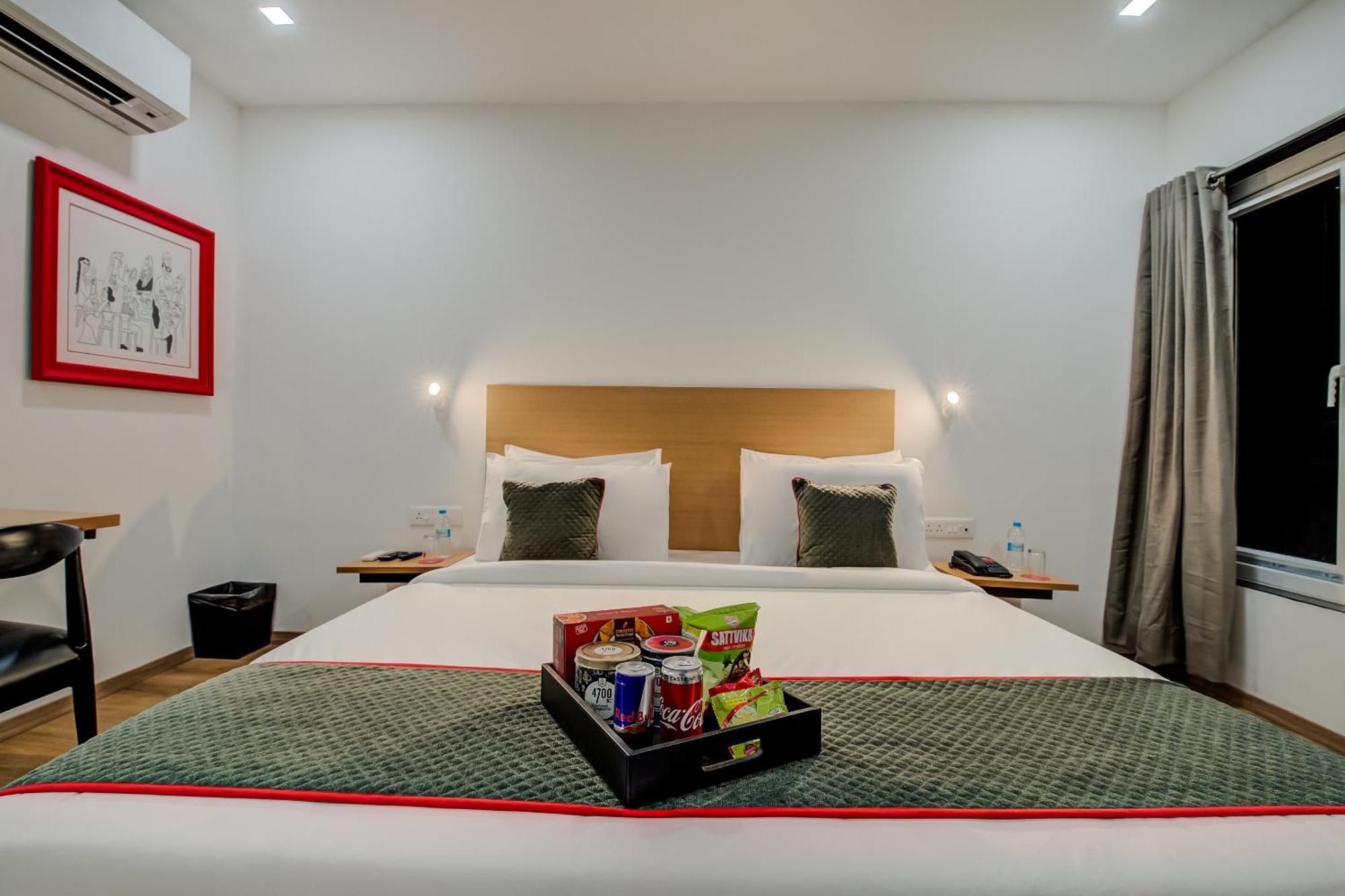 Super Townhouse Mg Road Πούνε Εξωτερικό φωτογραφία