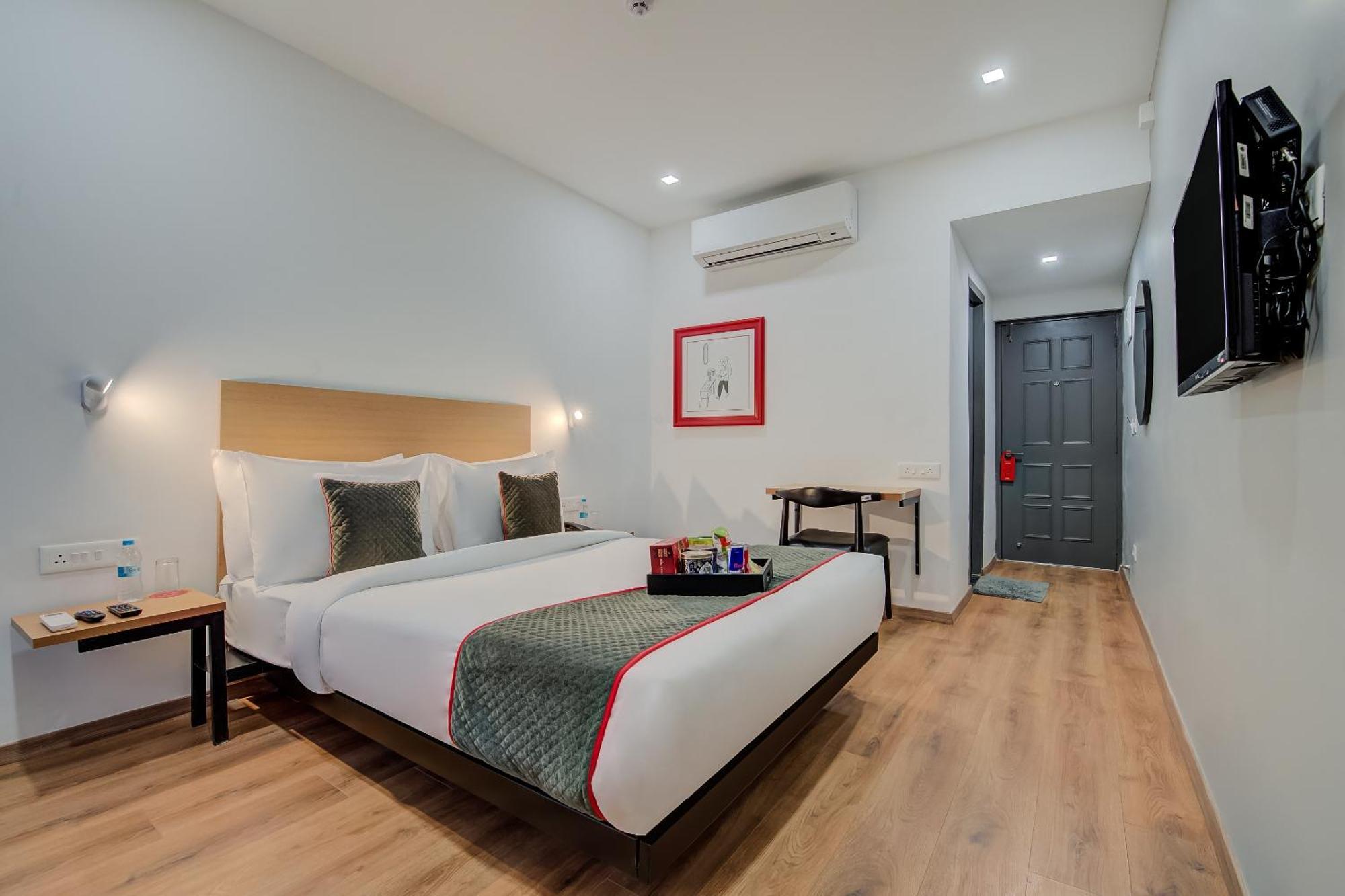 Super Townhouse Mg Road Πούνε Εξωτερικό φωτογραφία