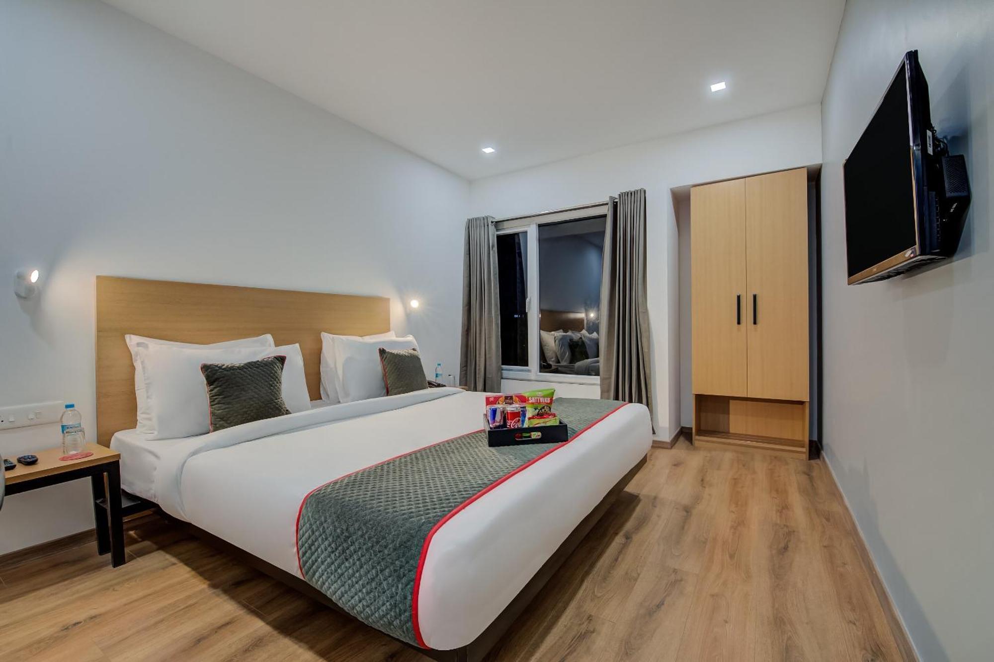 Super Townhouse Mg Road Πούνε Εξωτερικό φωτογραφία