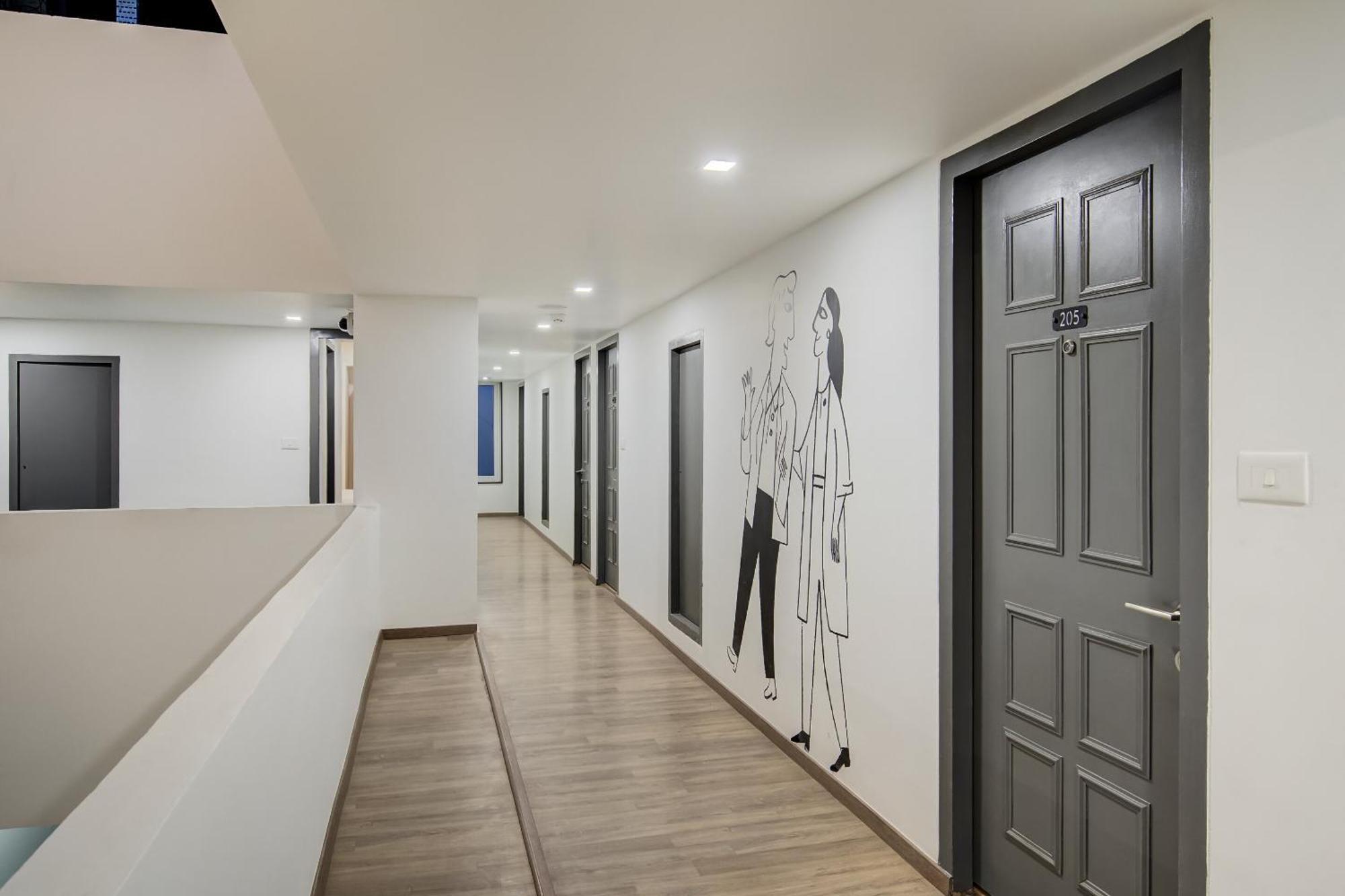 Super Townhouse Mg Road Πούνε Εξωτερικό φωτογραφία