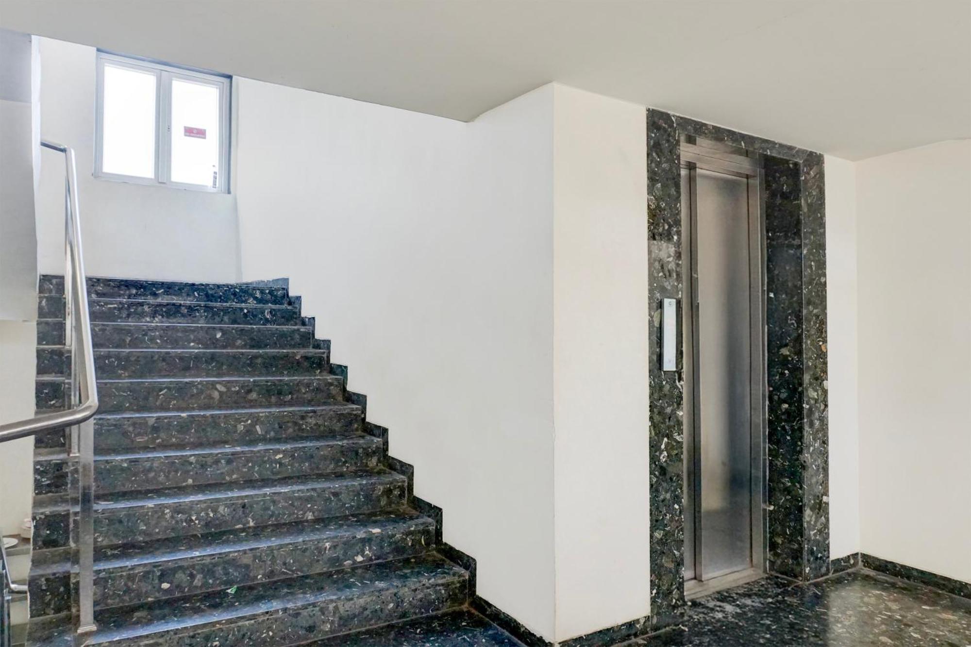 Super Townhouse Mg Road Πούνε Εξωτερικό φωτογραφία
