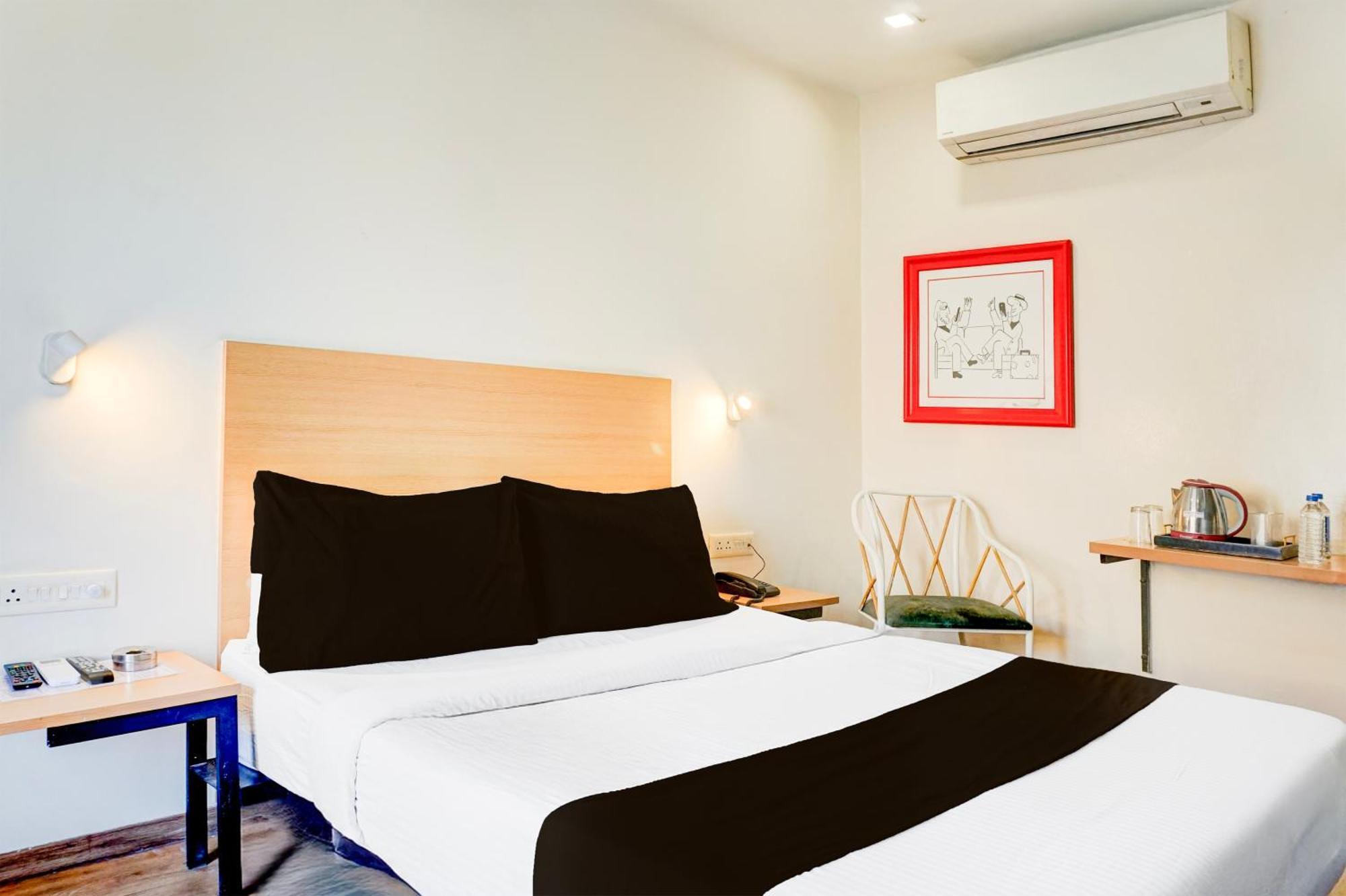 Super Townhouse Mg Road Πούνε Εξωτερικό φωτογραφία