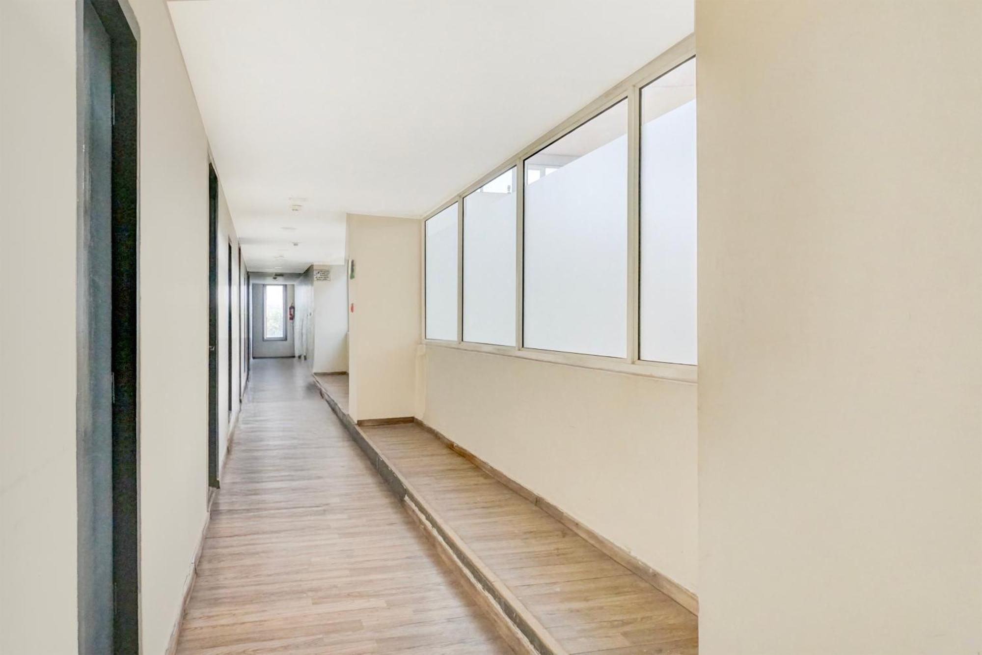 Super Townhouse Mg Road Πούνε Εξωτερικό φωτογραφία