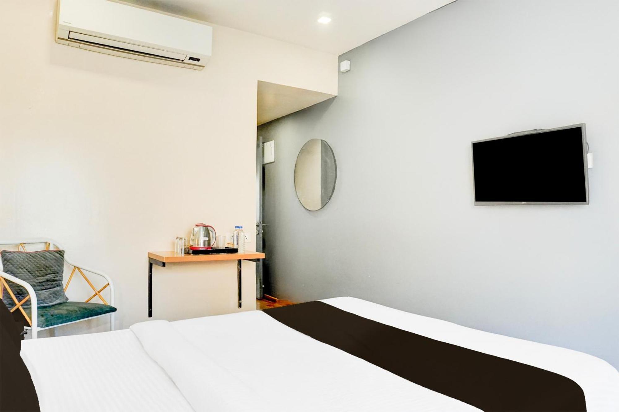 Super Townhouse Mg Road Πούνε Εξωτερικό φωτογραφία