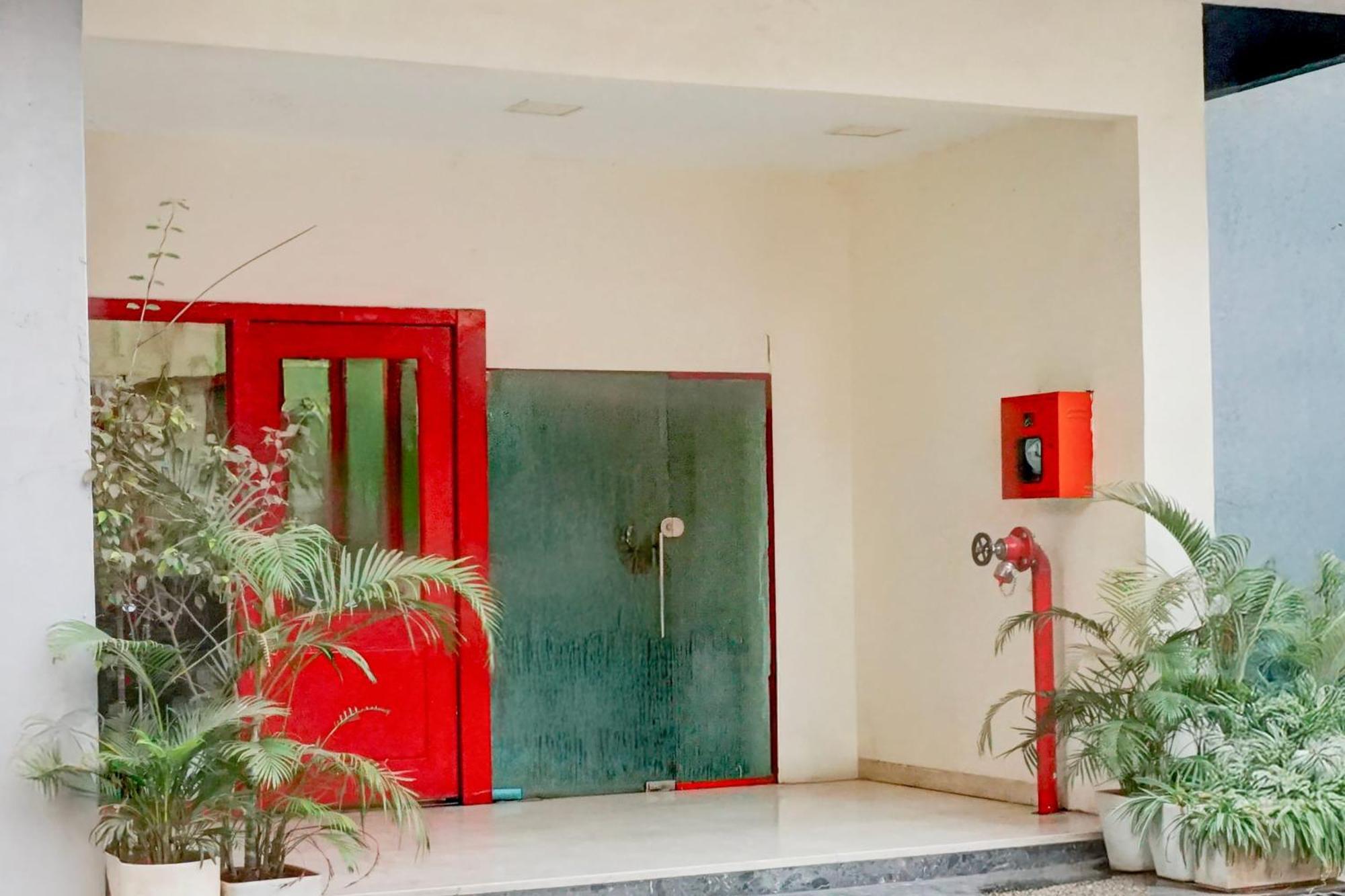 Super Townhouse Mg Road Πούνε Εξωτερικό φωτογραφία