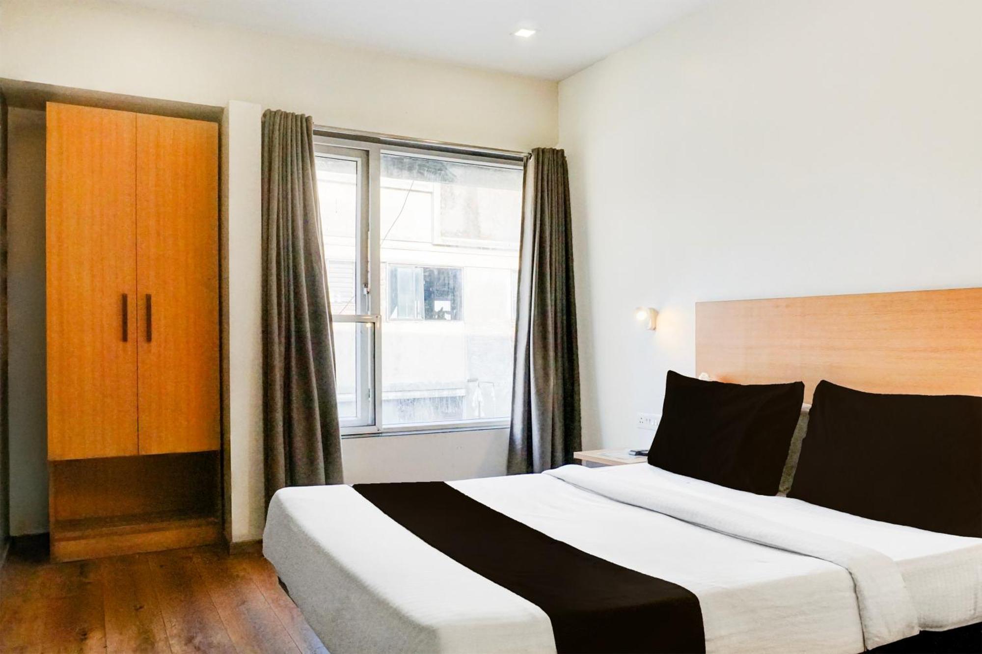 Super Townhouse Mg Road Πούνε Εξωτερικό φωτογραφία