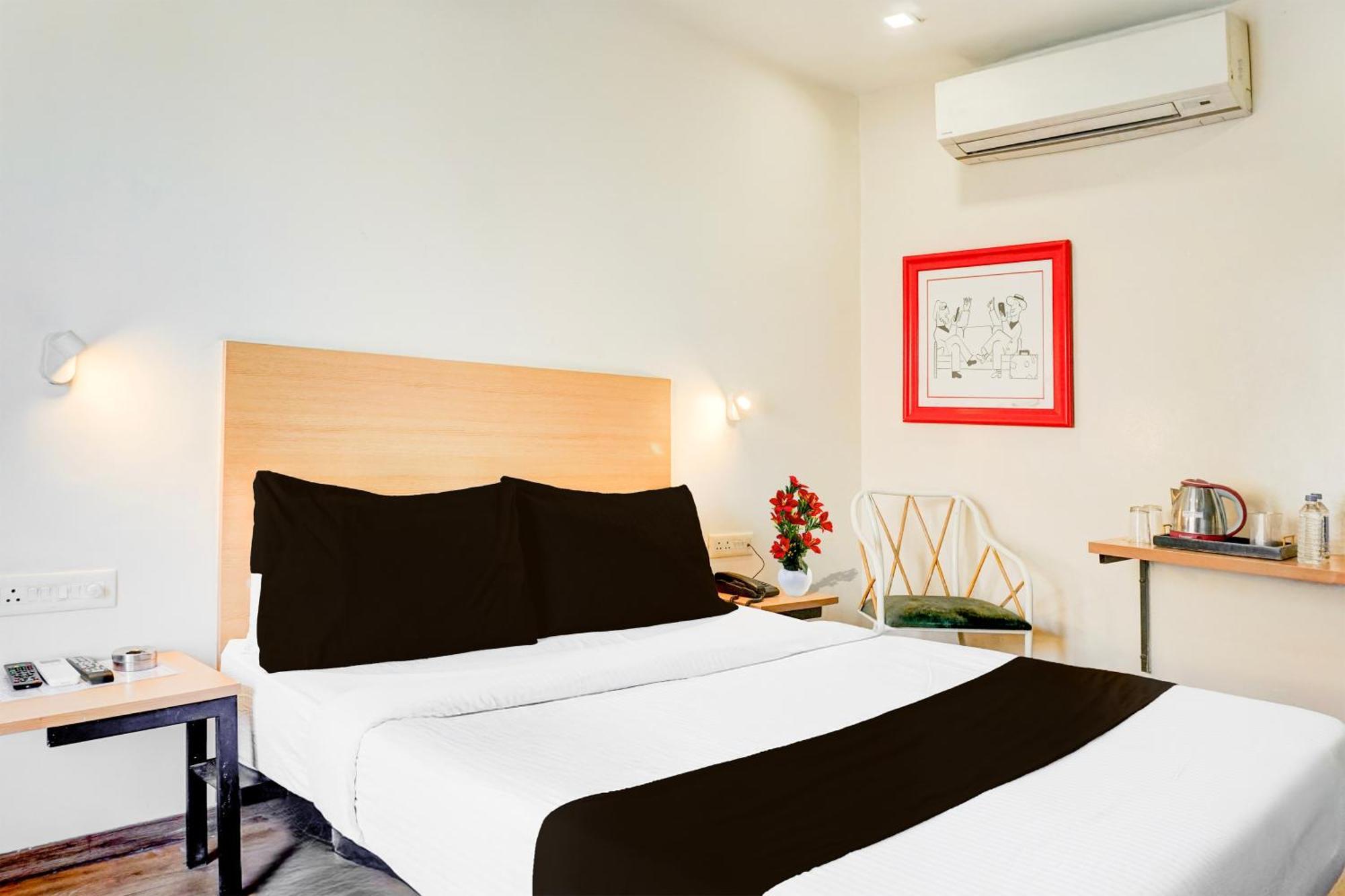 Super Townhouse Mg Road Πούνε Εξωτερικό φωτογραφία