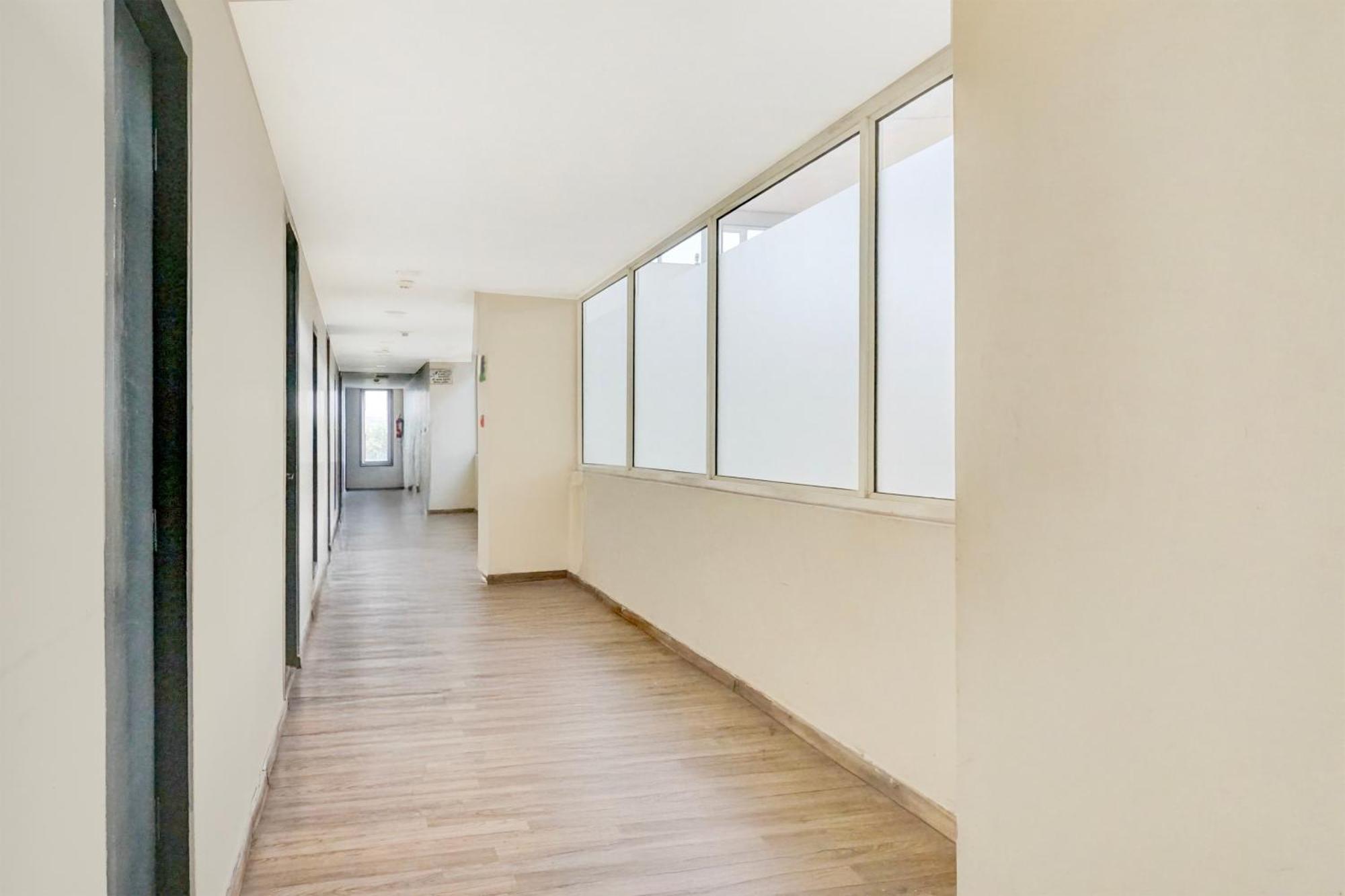 Super Townhouse Mg Road Πούνε Εξωτερικό φωτογραφία