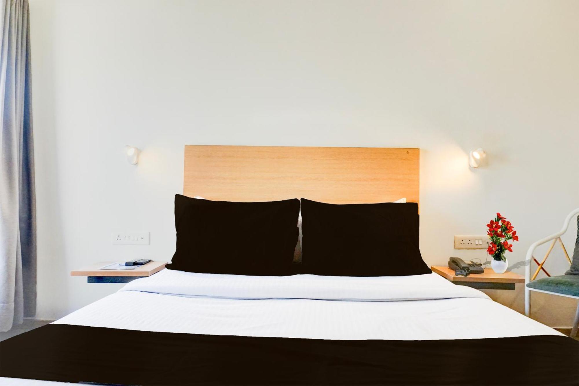 Super Townhouse Mg Road Πούνε Εξωτερικό φωτογραφία