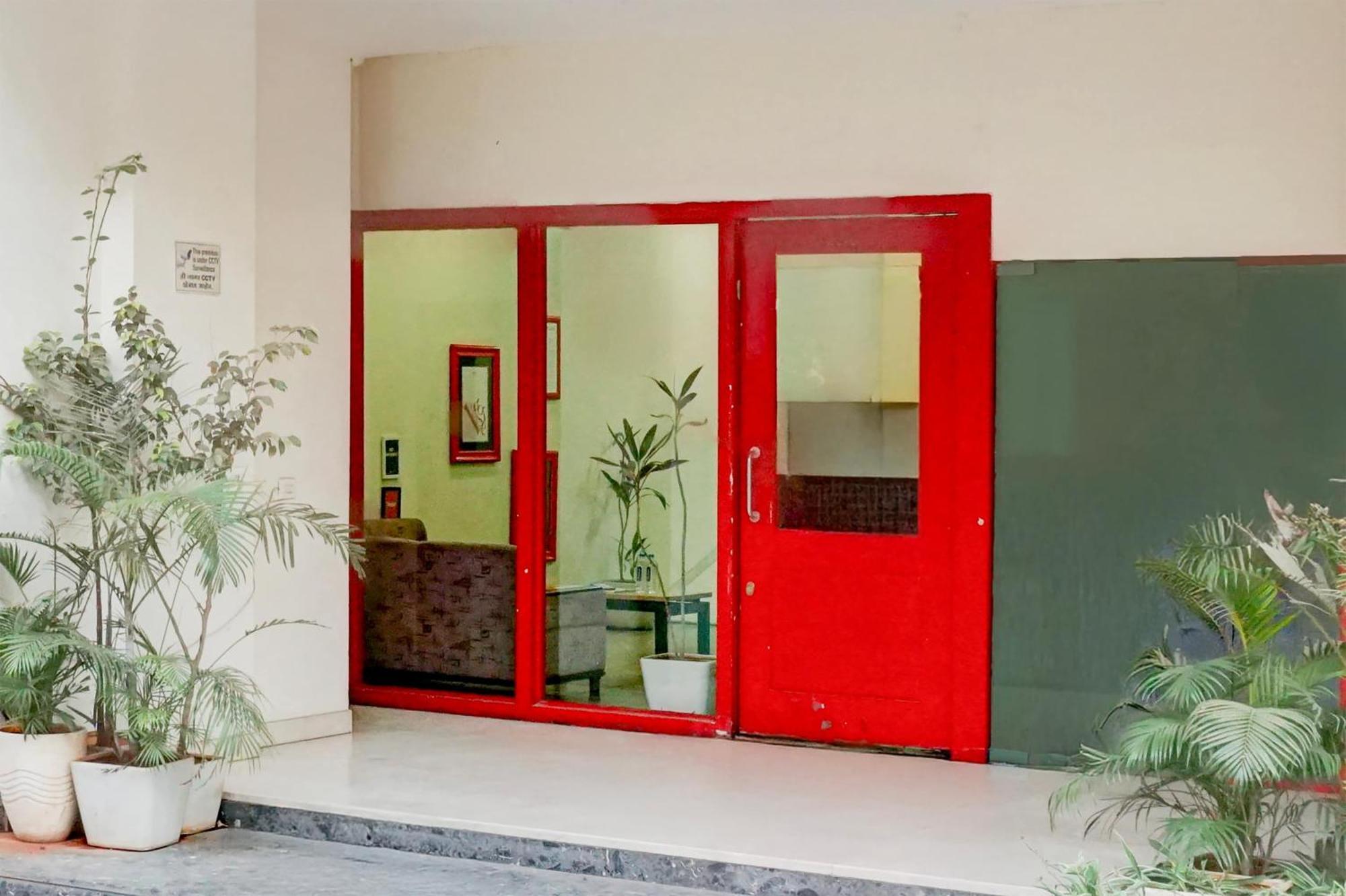 Super Townhouse Mg Road Πούνε Εξωτερικό φωτογραφία